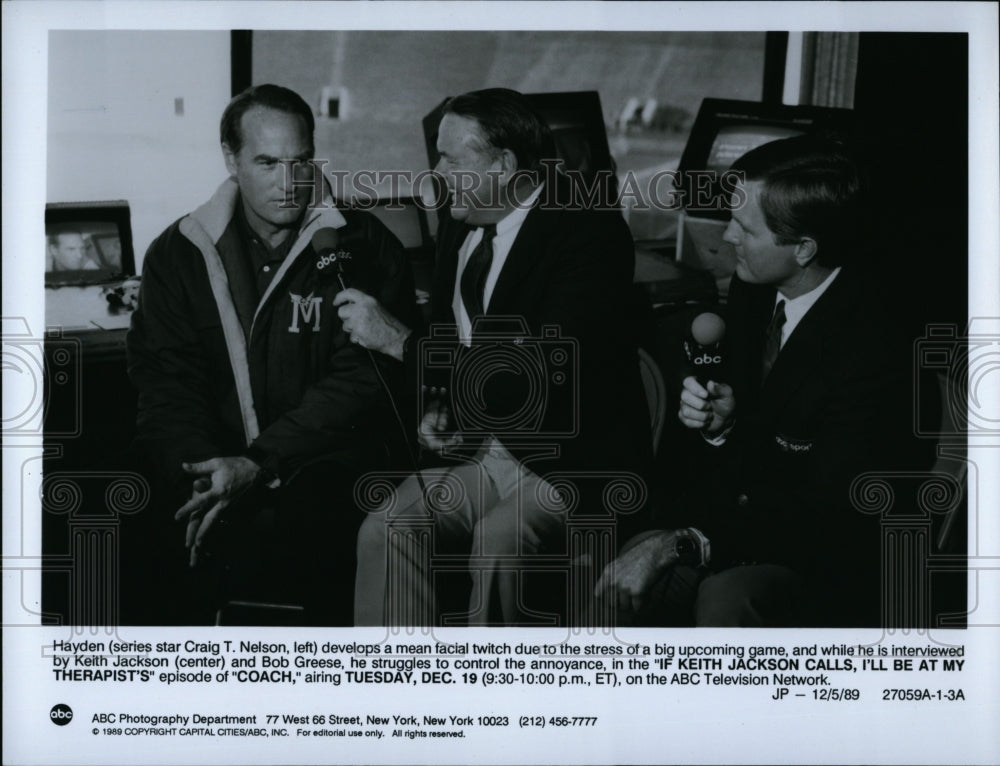 1989 Press Photo &quot;Coach&quot; , Craig T Nelson, Keith Jackson,Bob Greese- Historic Images