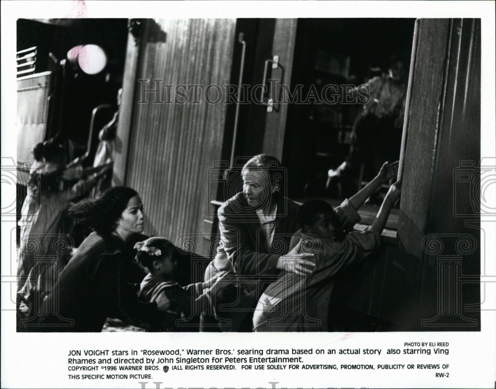 1996 Press Photo Jon Voight Actor Drama Film Movie Rosewood Based True Story- Historic Images