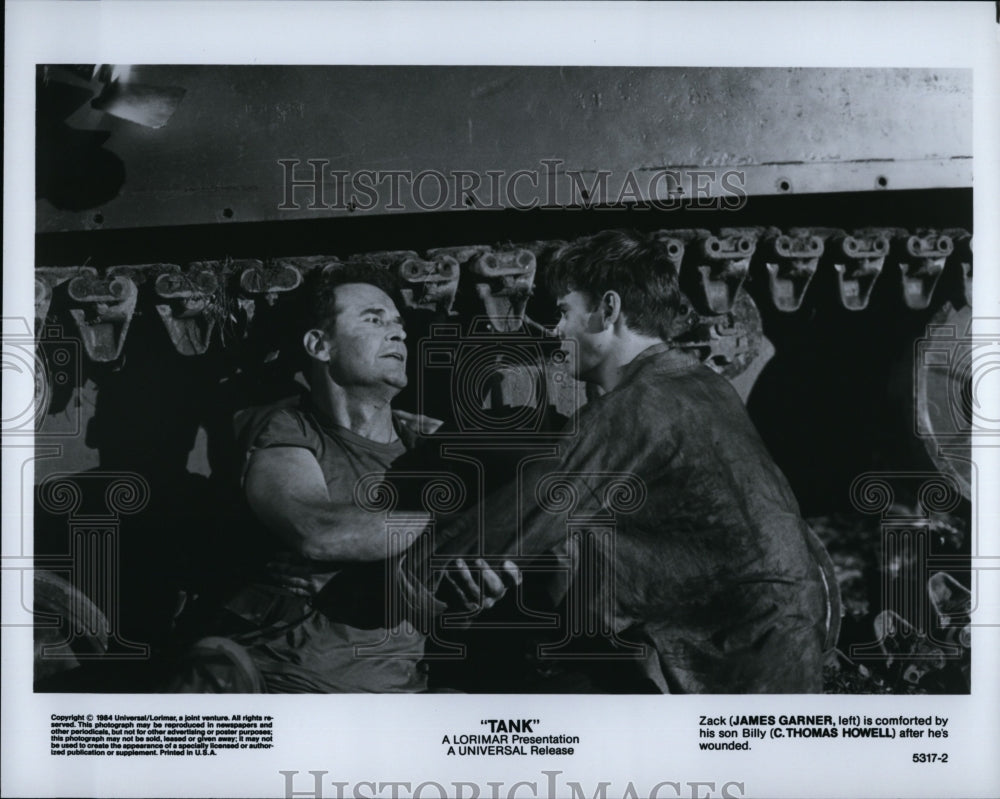 1984 Press Photo James Garner and C. Thomas Howell in &quot;Tank&quot;- Historic Images