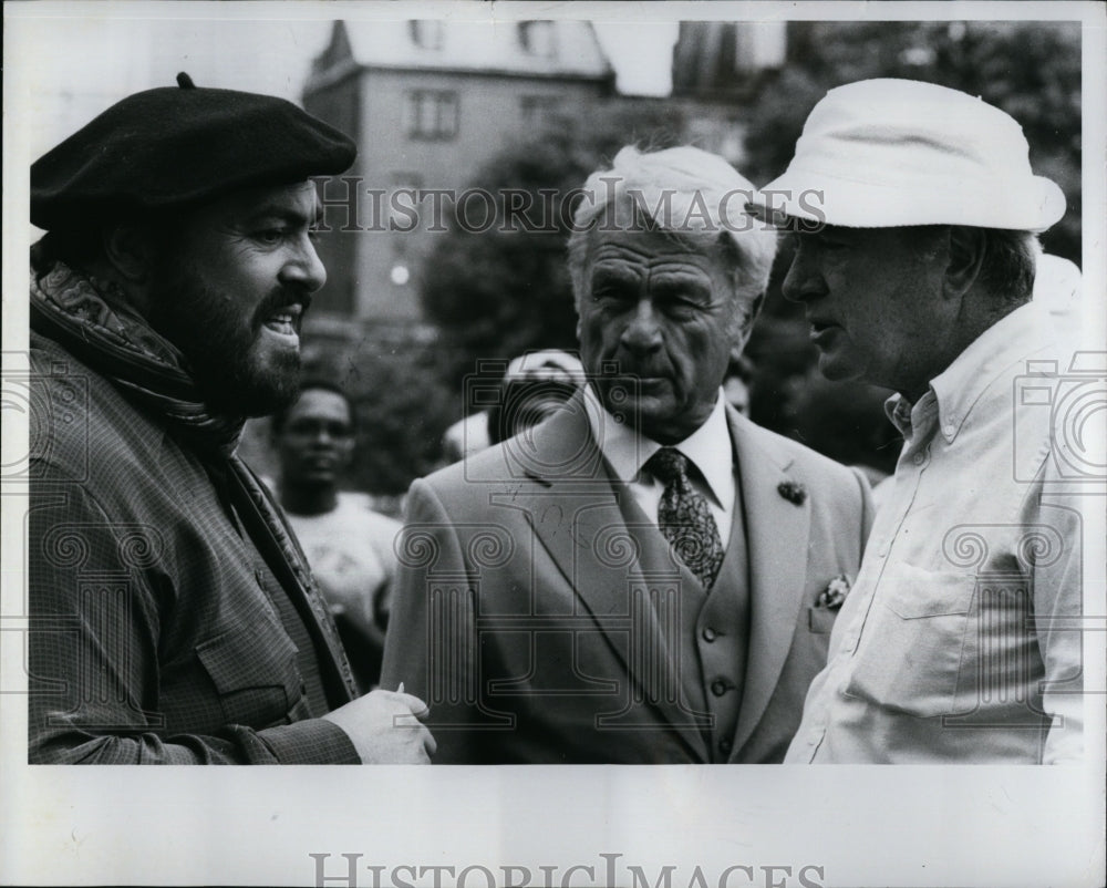 1981 Press Photo Franklin Schaffner Director Luciano Pavarotti &quot;Yes, Giorgio&quot;- Historic Images