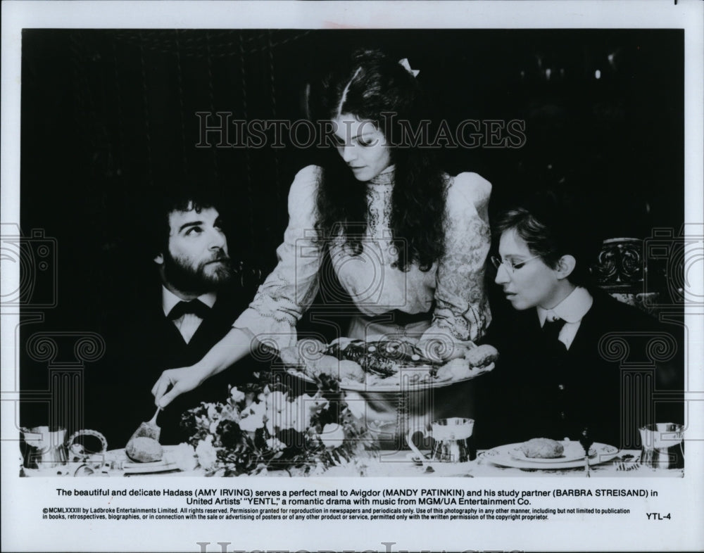 1983 Press Photo Amy Irving, Mandy Patinkin, Barbara Streisand, &quot;Yentl&quot;- Historic Images