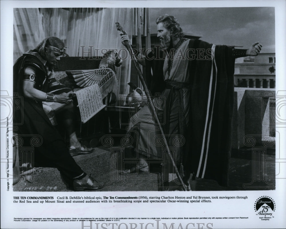 1956 Press Photo Charlton Heston and Yul Brynner in &quot;The Ten Commandments&quot;- Historic Images