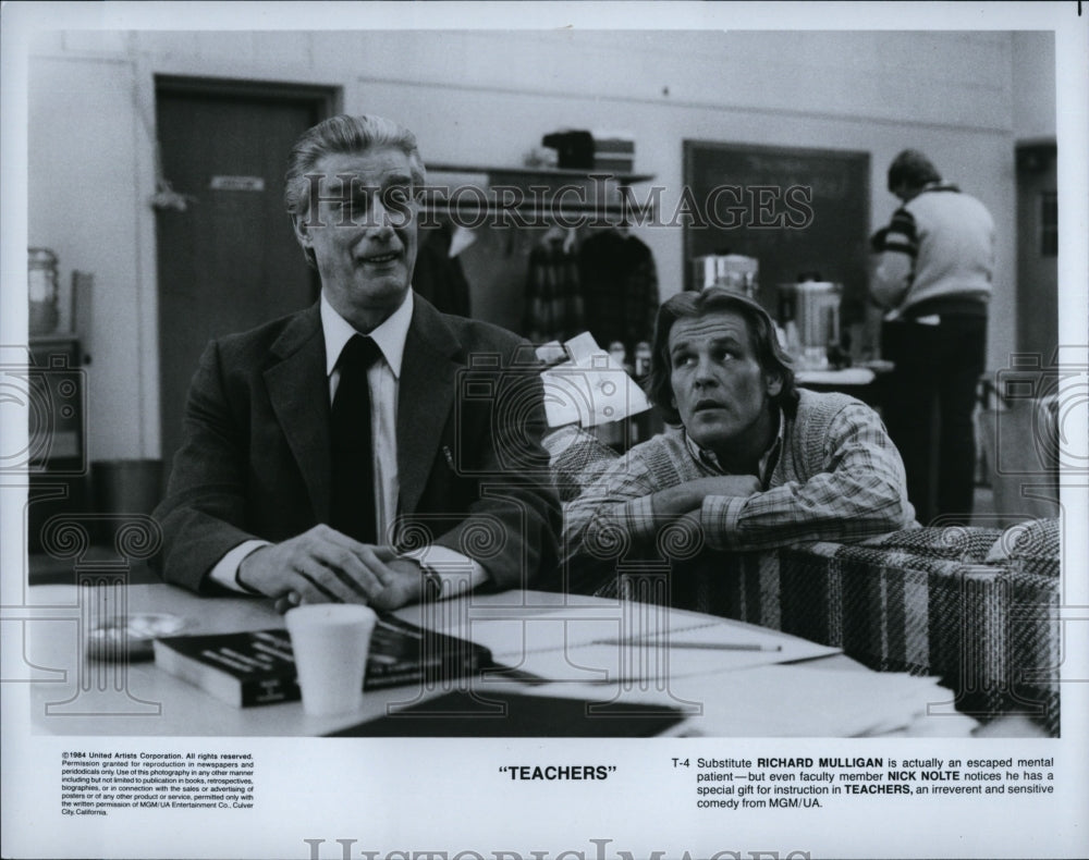 1984 Press Photo Richard Mulligan and Nick Nolte in &quot;Teachers&quot;- Historic Images