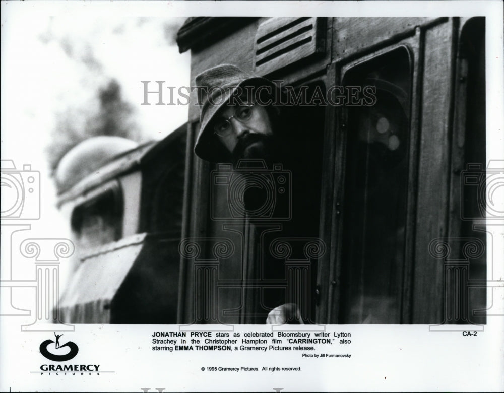 1995 Press Photo Jonathan Pryce in &quot;Carrington&quot;- Historic Images