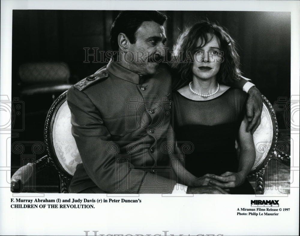 1997 Press Photo Actor Murray Abraham,Jude Davis In &quot;Children Of The Revolution&quot;- Historic Images