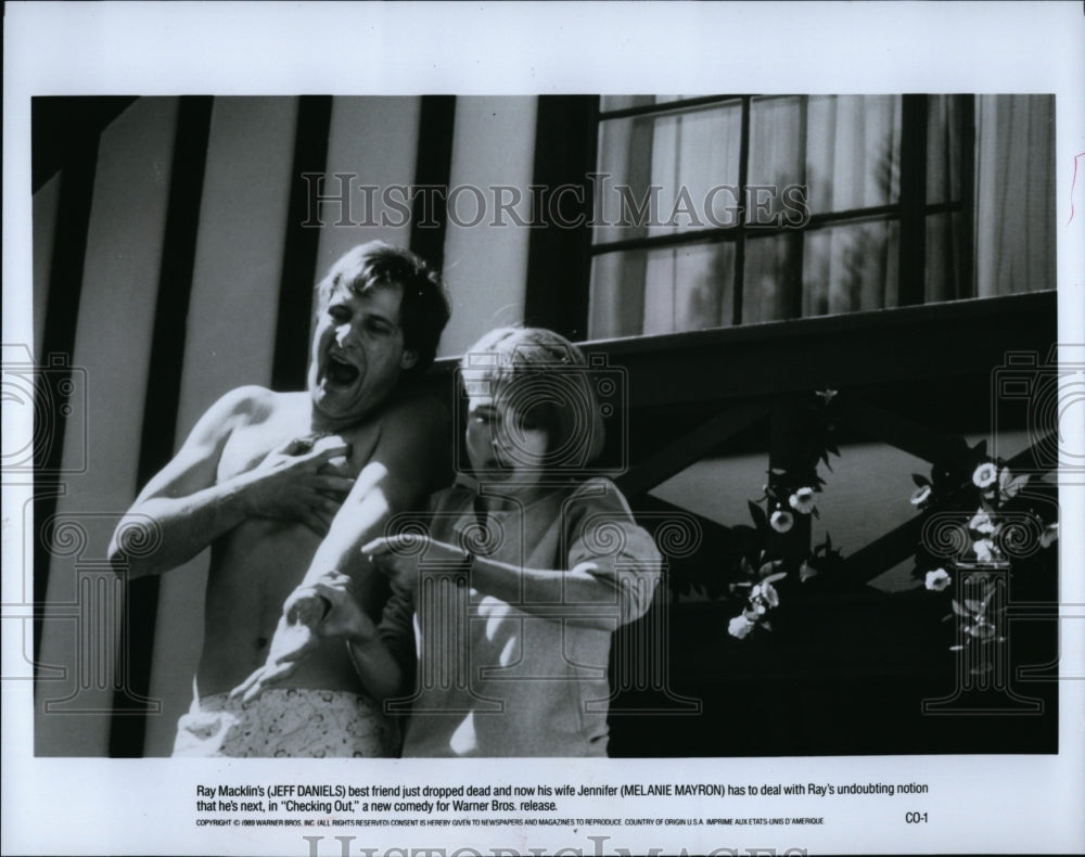 1989 Press Photo "Checking Out" Jeff Daniels & Melanie Mayron- Historic Images