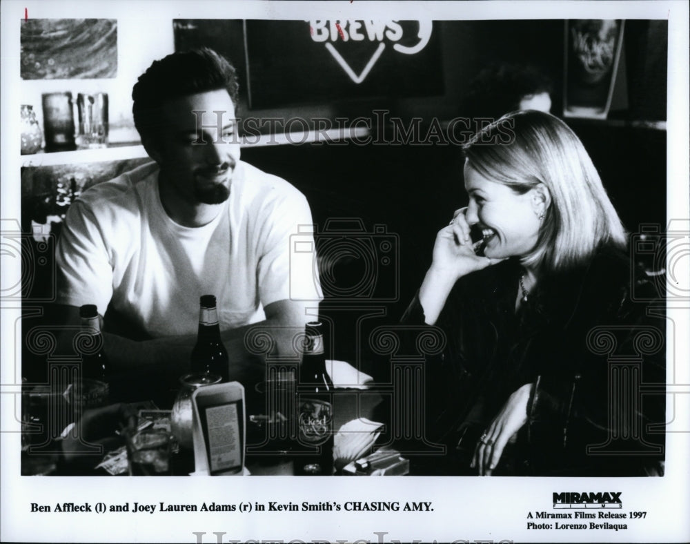 1997 Press Photo Ben Affleck & Joey Lauren Adams star in "Chasing Amy"- Historic Images