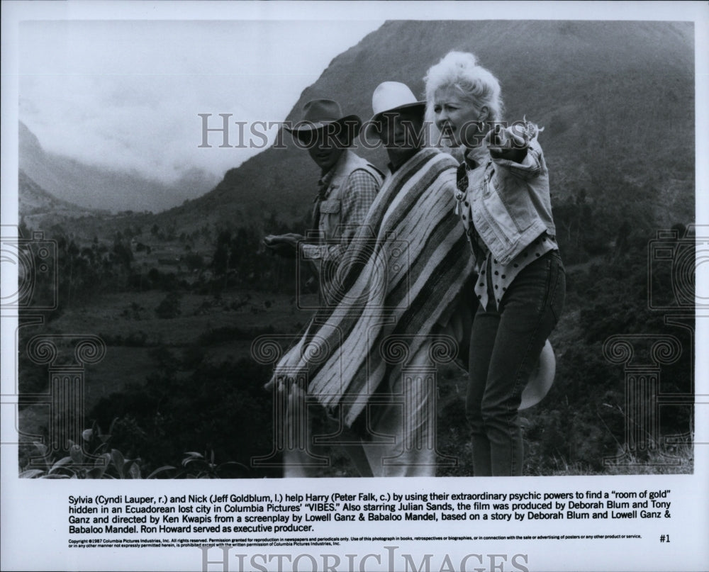 1987 Press Photo Cyndi Lauper Jeff Goldblum and Peter Falk in &quot;Vibes&quot;- Historic Images