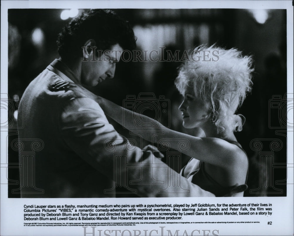 1987 Press Photo Jeff Goldblum and Cyndi Lauper in &quot;Vibes&quot;- Historic Images