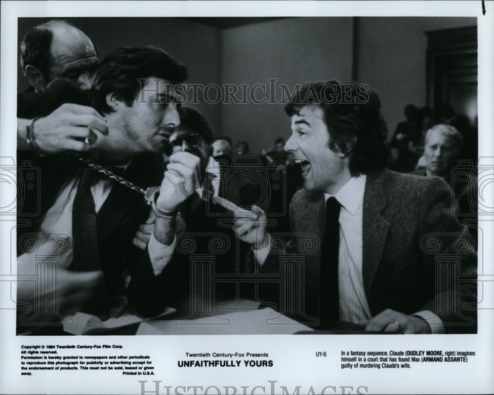 1984 Press Photo Actor Dudley Moore &amp; Armand Assante In &quot;Unfaithfully Yours&quot;- Historic Images