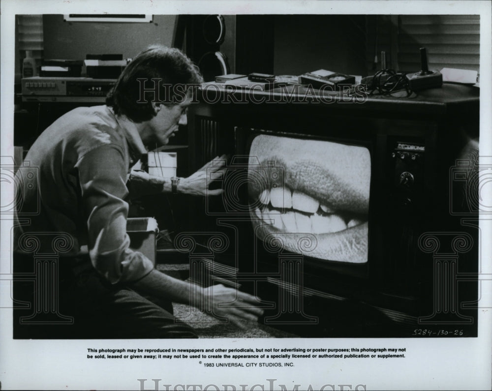 1983 Press Photo Actor James Woods In &quot;VideoDrome&quot;- Historic Images