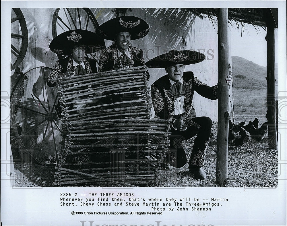 1986 Press Photo Martin Short Chevy Chase and Steve Martin in &quot;The Three Amigos&quot;- Historic Images