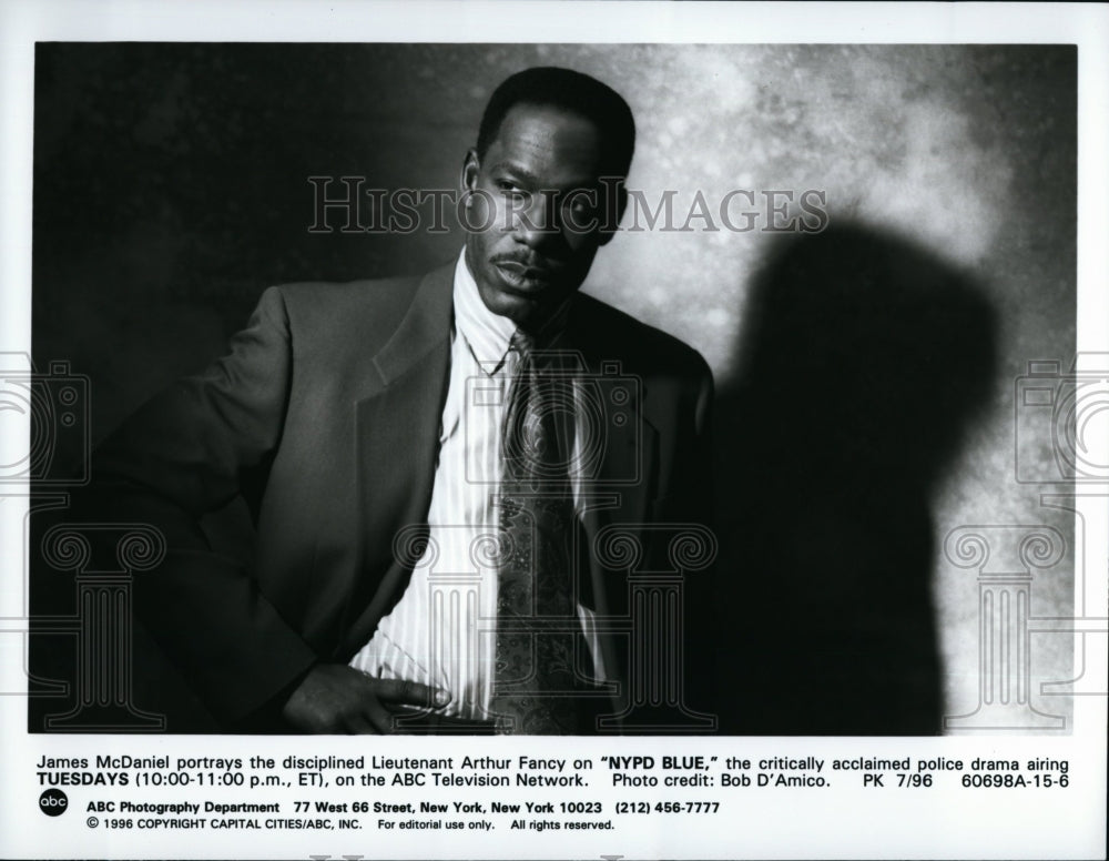 1996 Press Photo James McDaniel in "NYPD Blue"- Historic Images