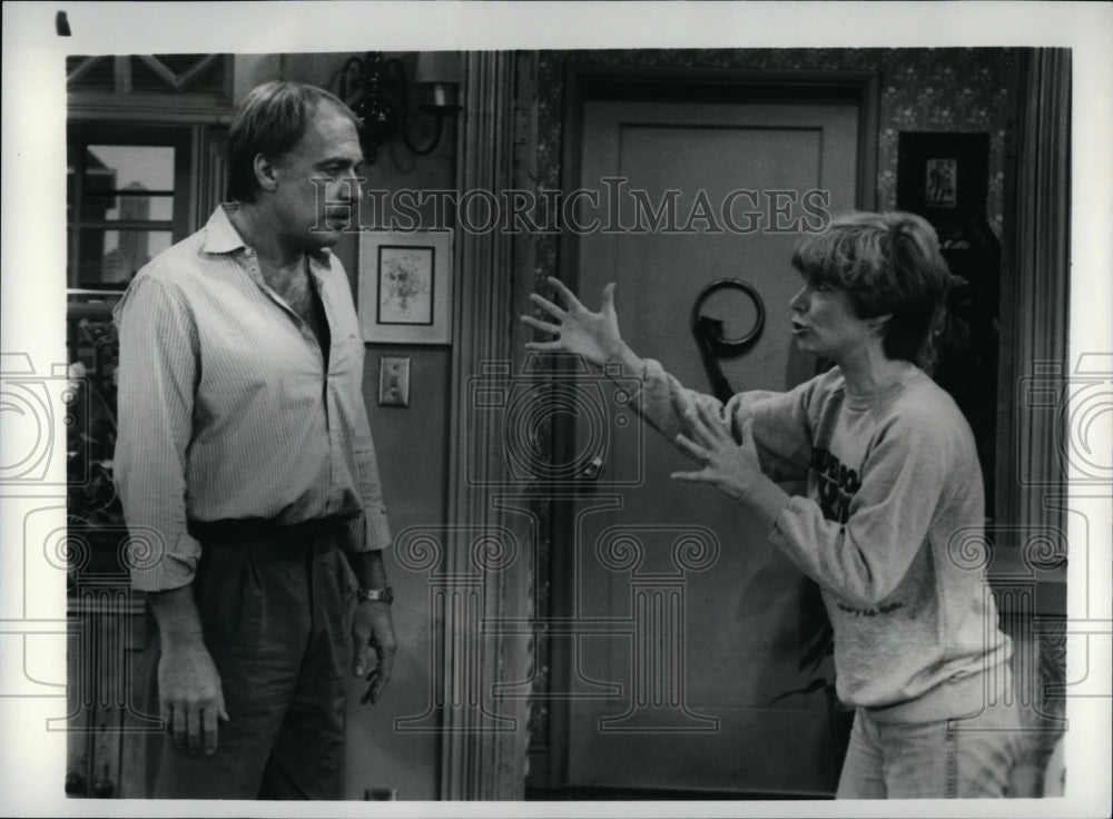 1984 Press Photo Howard Hesseman and Bonnie Franklin in &quot;One Day at a Time&quot;.- Historic Images