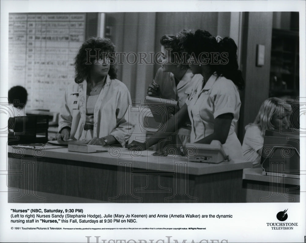 1991 Press Photo Stephanie Hodge Actress Mary Jo Keenen Arnetia Walker Nurses - Historic Images