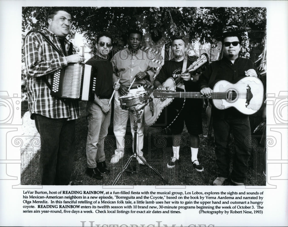 1993 Press Photo LeVar Burton Host &quot;Reading Rainbow&quot; Los Lobos Musical Group- Historic Images