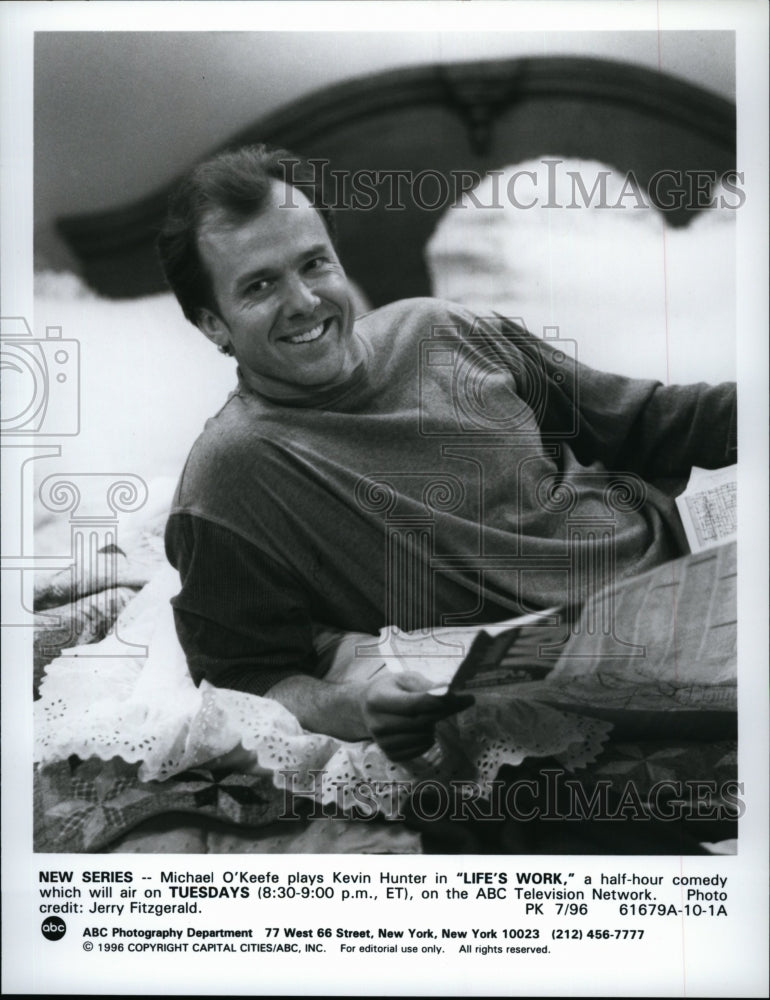 1996 Press Photo Michael O&#39;Keefe Actor Life&#39;s Work Television TV Comedy Show- Historic Images