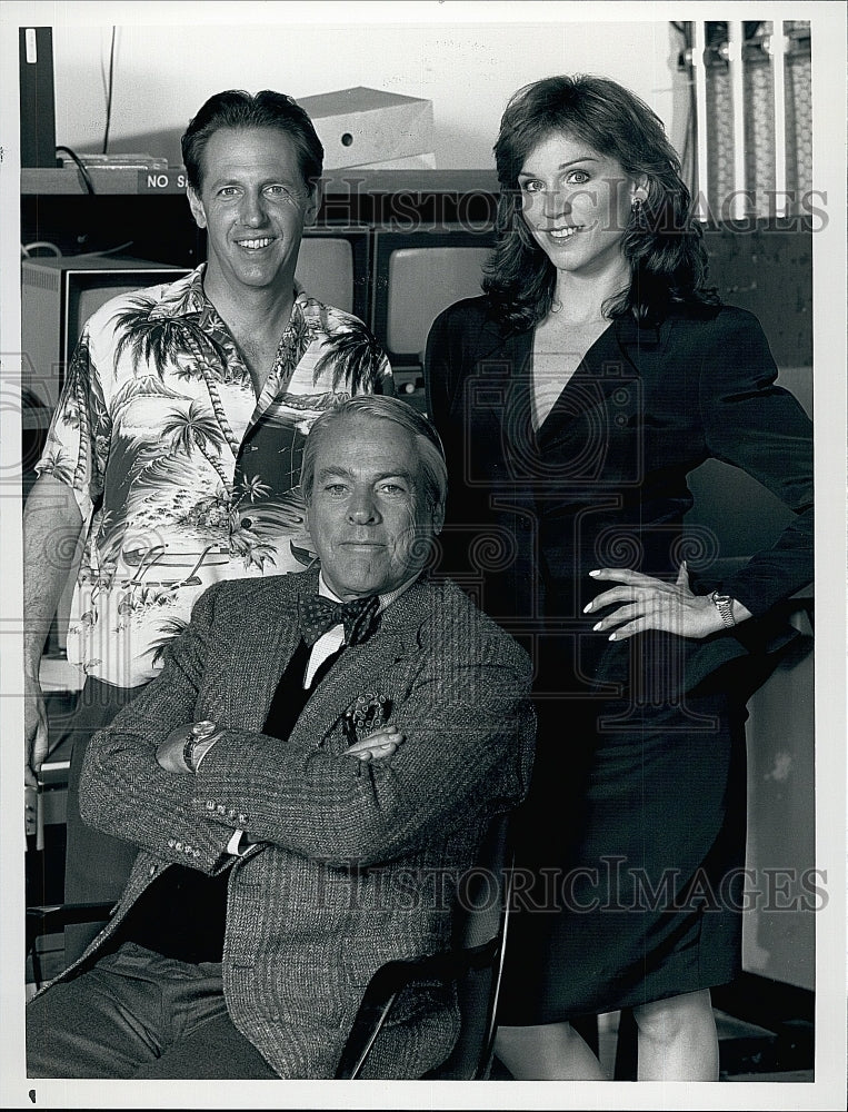 1988 Press Photo Marilu Henner,Kevin McCarthy &amp; Dennis Dugan in &quot;Channel 99&quot;- Historic Images