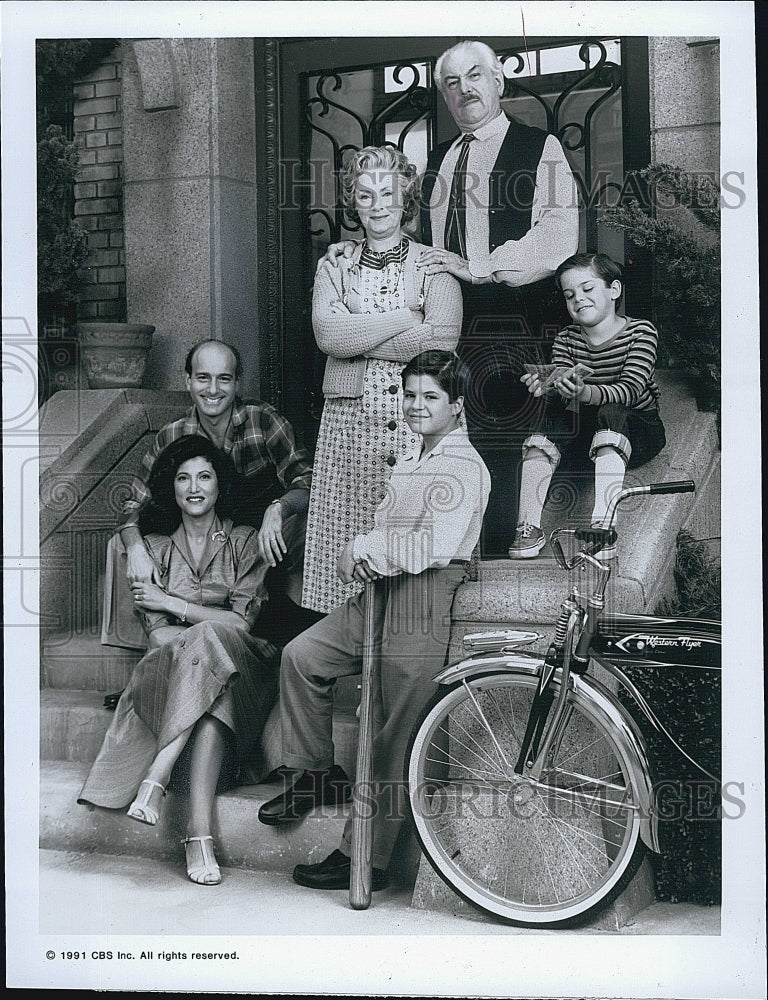 1992 Press Photo Cast Of TV Show &quot;Brooklyn Bridge&quot;- Historic Images