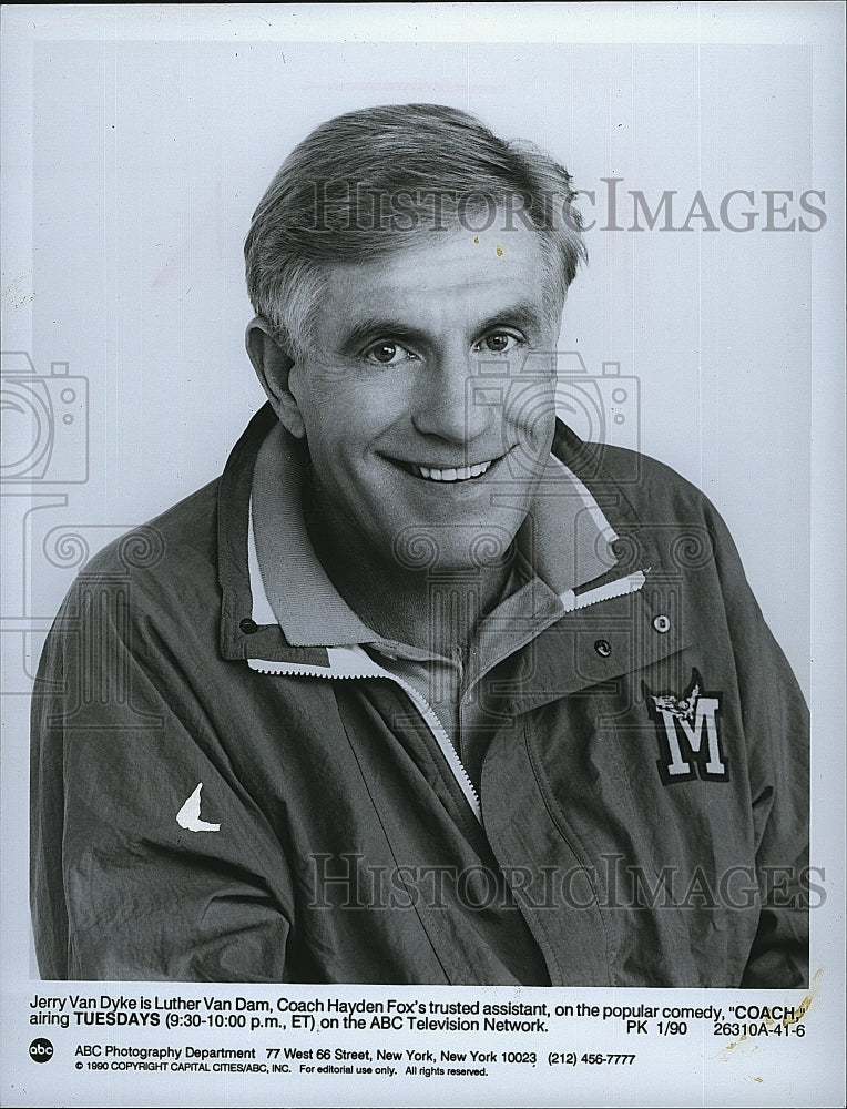 1990 Press Photo Actor Jerry Van Dyke in &quot;Coach&quot;- Historic Images