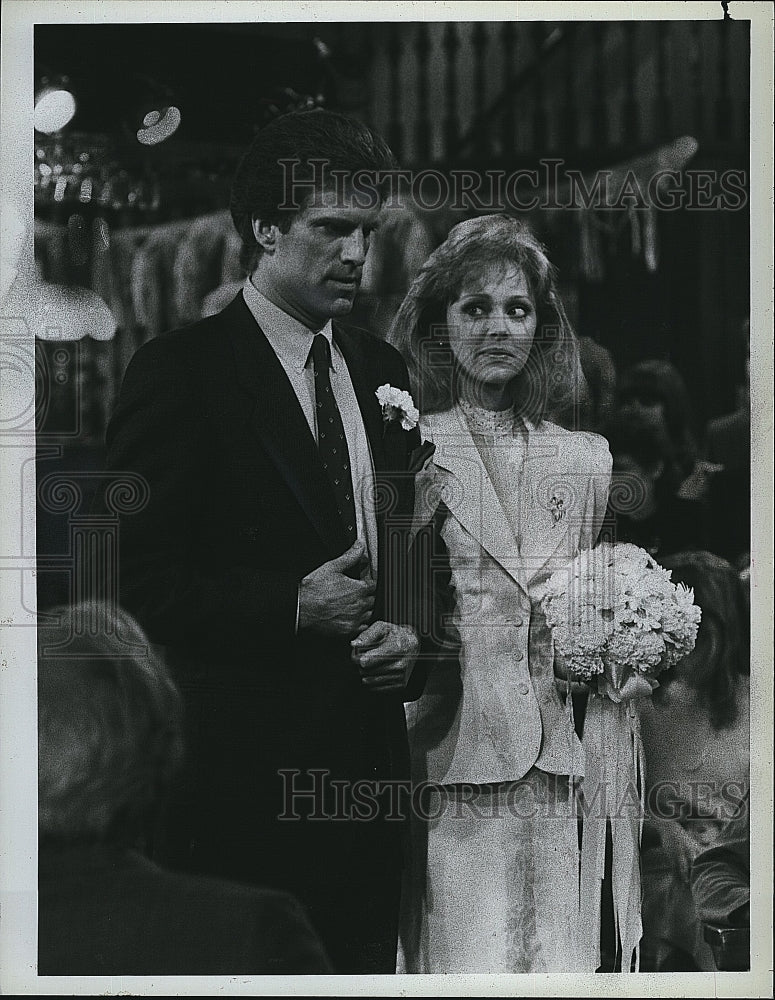 1987 Press Photo Ted Danson, Shelley &quot;Cheers&quot;- Historic Images