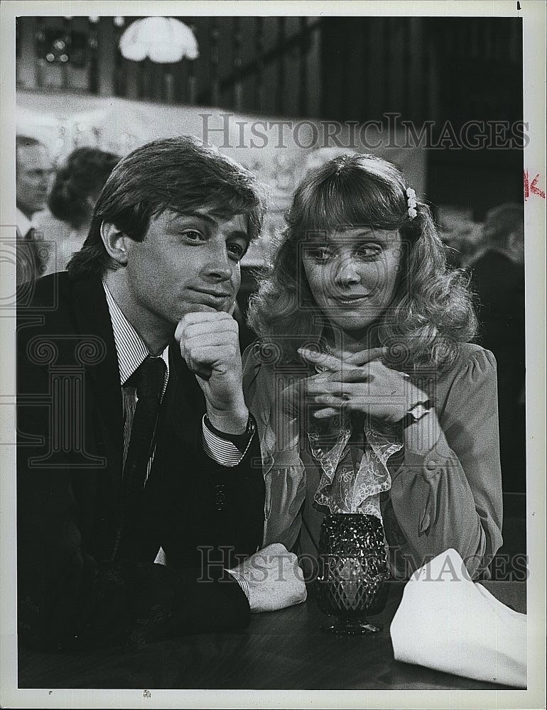 1982 Press Photo James Read, Shelley Long &quot;Cheers&quot;- Historic Images