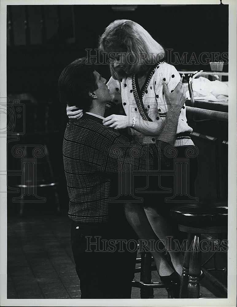 1986 Press Photo Actors Ted Danson &amp; Shelley Long in &quot;Cheers&quot;- Historic Images