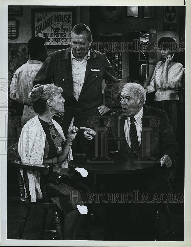 1987 Press Photo John Ratzenberger, Frances Sternhagen, Paul Willson &quot;Cheers&quot;- Historic Images