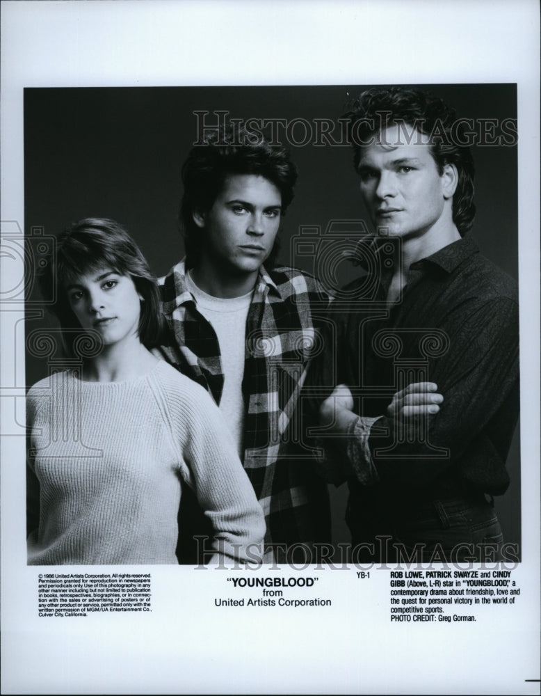 1996 Press Photo Actor Patrick Swayze &amp; Cindy Gibb In &quot;Young Blood&quot; - Historic Images