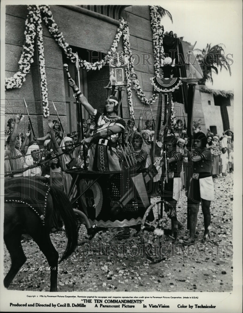 1957 Press Photo A Chariot Scene From &quot;The Ten Commandments&quot;- Historic Images