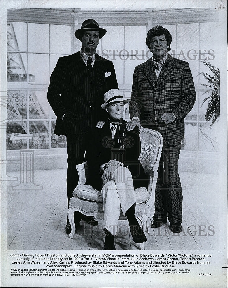 1982 Press Photo Actor James Garner, R. Preston, Julie Andrews, Victor Victoria- Historic Images