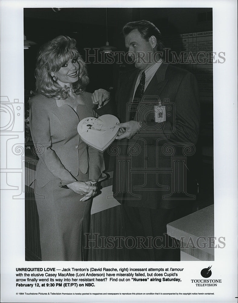 1994 Press Photo David Rasche Courts Loni Anderson In &quot;Nurses&quot;- Historic Images