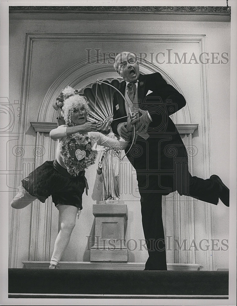 1989 Press Photo Cloris Leachman &amp; Harvey Korman In &quot;The Nutt House&quot;- Historic Images