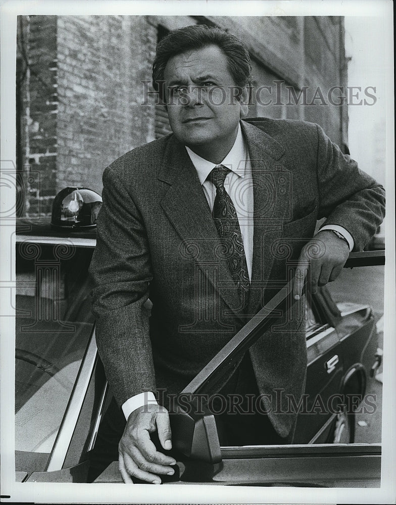 Press Photo  Actor Paul Sorvino in &quot;The Oldest Rookie&quot;- Historic Images