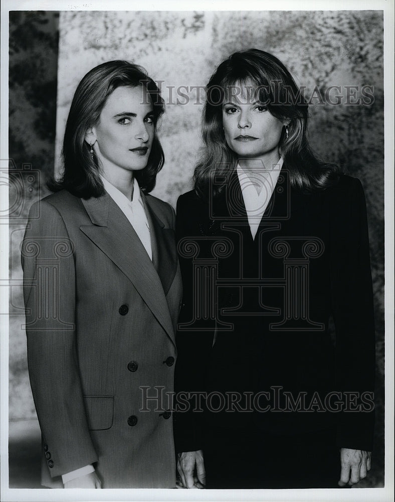 1992 Press Photo Marlee Matlin Actress Kay Lenz  Reasonable Doubts TV Series - Historic Images