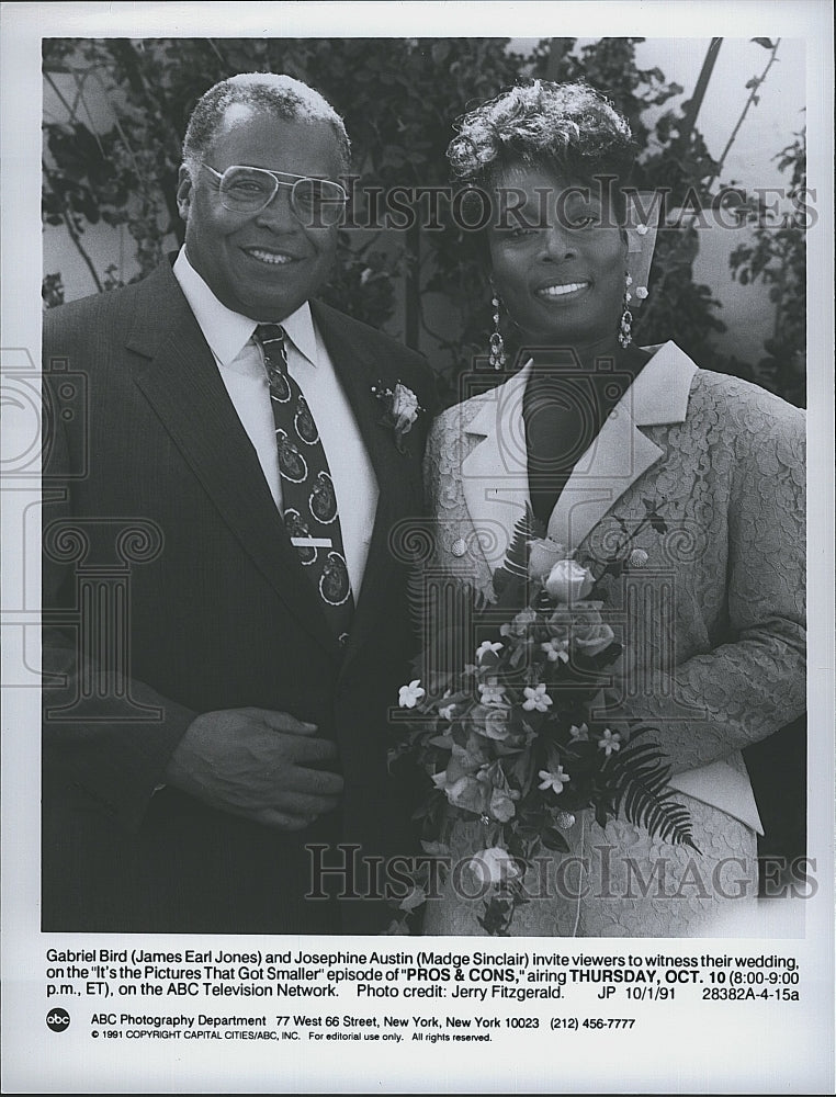 1991 Press Photo James Earl Jones and Madge Sinclair in "Pros & Cons"- Historic Images