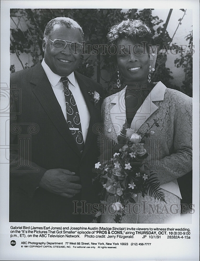 1991 Press Photo James Earl Jones and Madge Sinclair in "Pros & Cons"- Historic Images