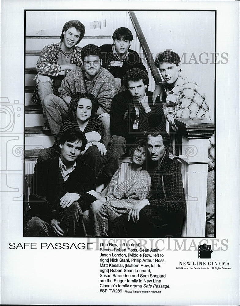 1994 Press Photo Safe Passage Cast Members Steven Robert Ross & Sean Astin- Historic Images