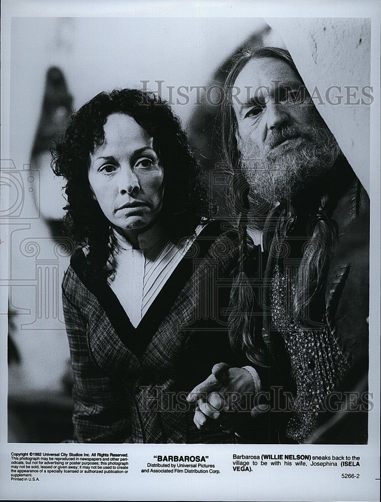 1982 Press Photo Willie Nelson and Isela Vega in &quot;Barbarosa&quot;- Historic Images