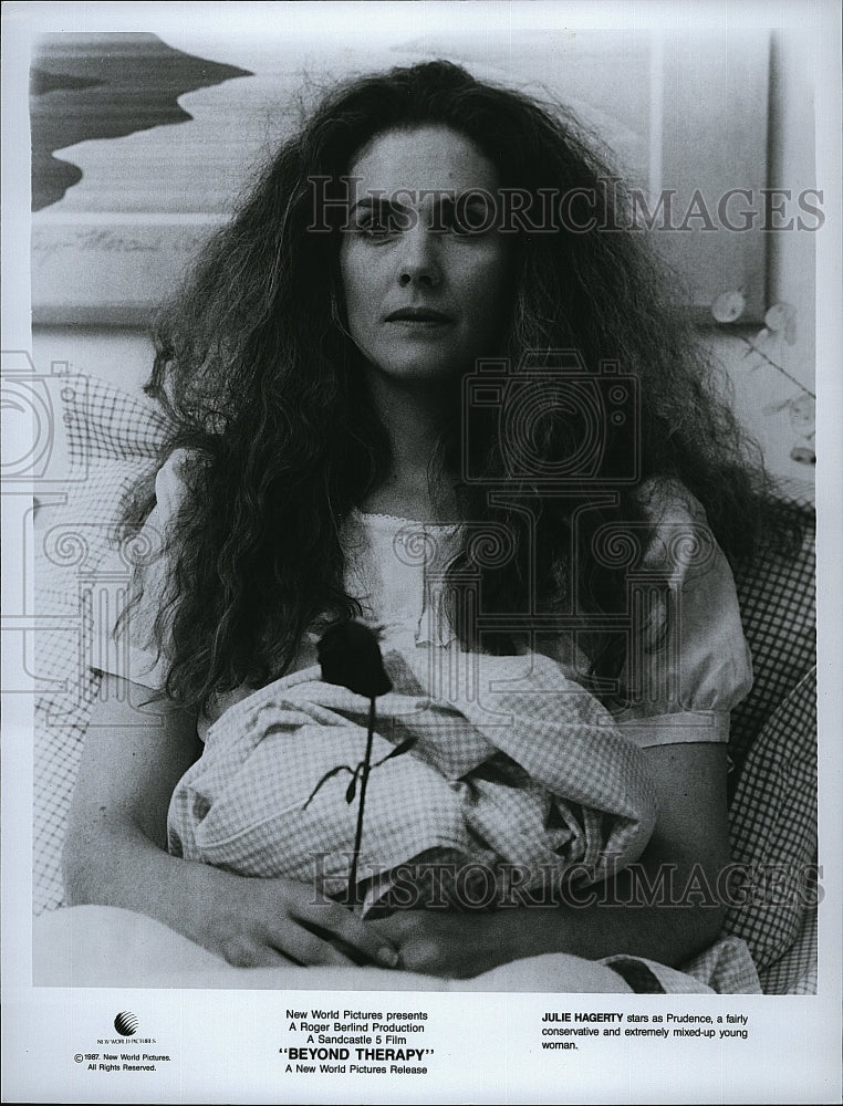 1987 Press Photo &quot;Beyond Therapy&quot; starring Julie Hagerty- Historic Images