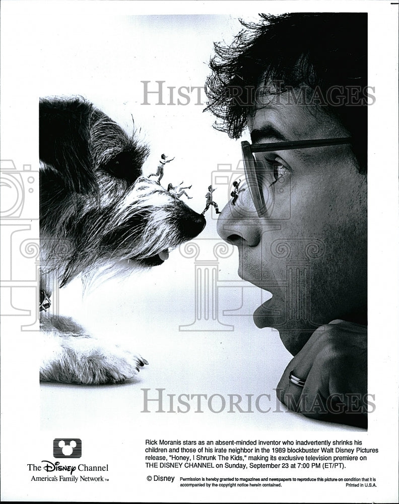 1989 Press Photo Actor Rick Moranis in &quot;Honey, I Shrunk the Kids&quot;- Historic Images