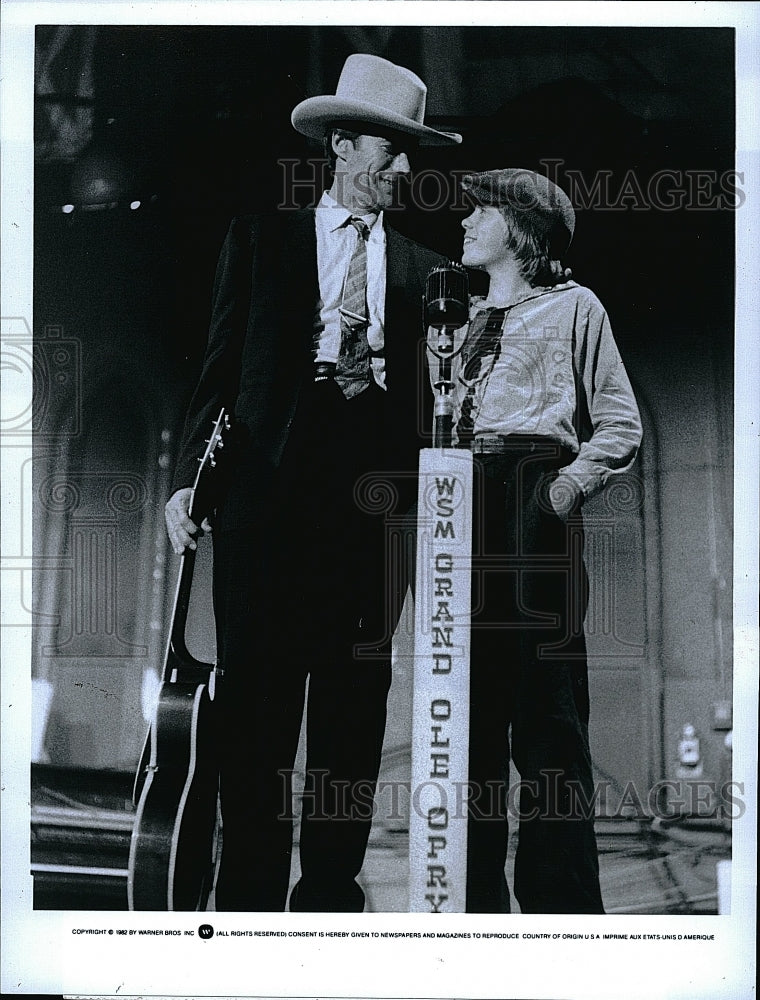 1986 Press Photo Actors Clint Eastwood &amp; Kyle Eastwood in &quot;Honkytonk Man&quot;- Historic Images