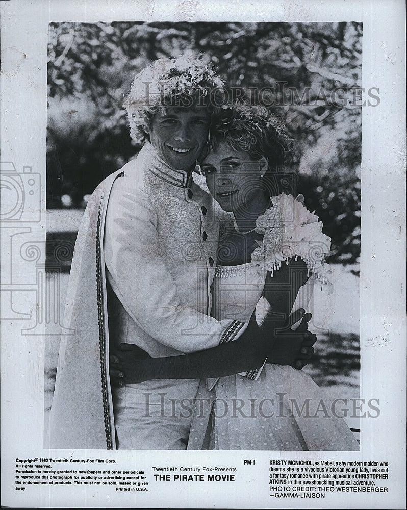 1982 Press Photo Kristy McNichol, Christopher Atkins &quot;The Pirate Movie&quot;- Historic Images