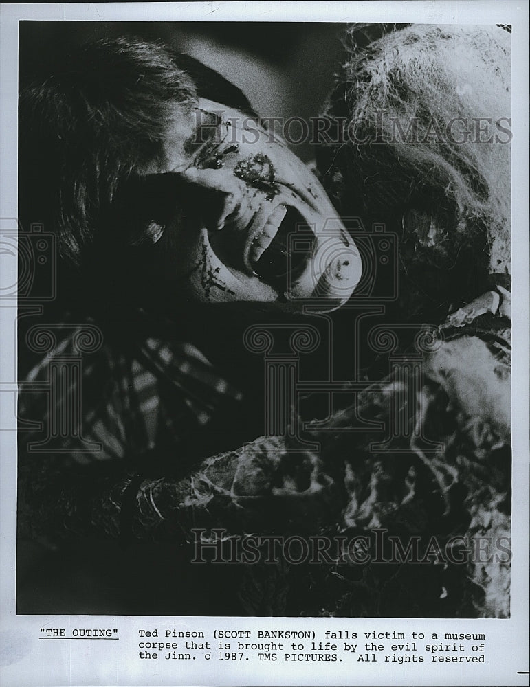 1987 Press Photo Scott Bankston Actor The Outing Horror Movie Scene Film- Historic Images