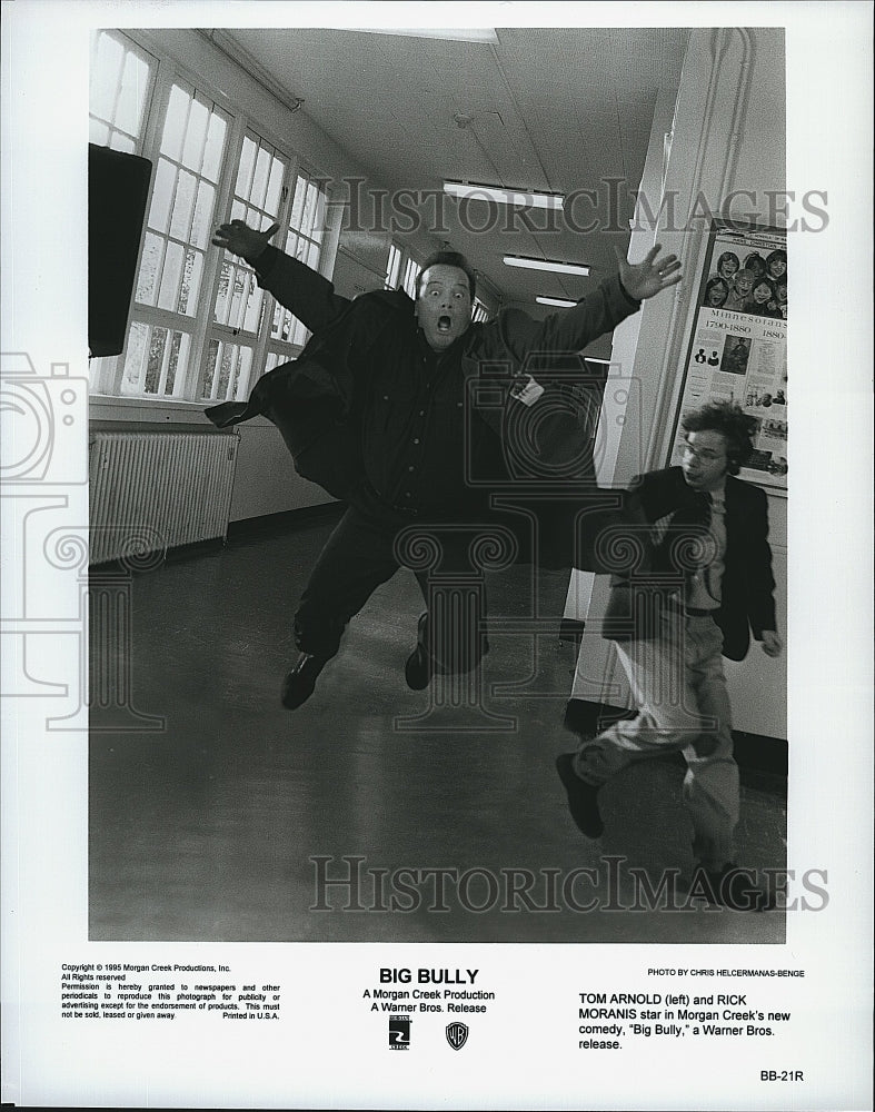 1995 Press Photo Tom Arnold and Rick Moranis in &quot;Big Bully&quot;- Historic Images