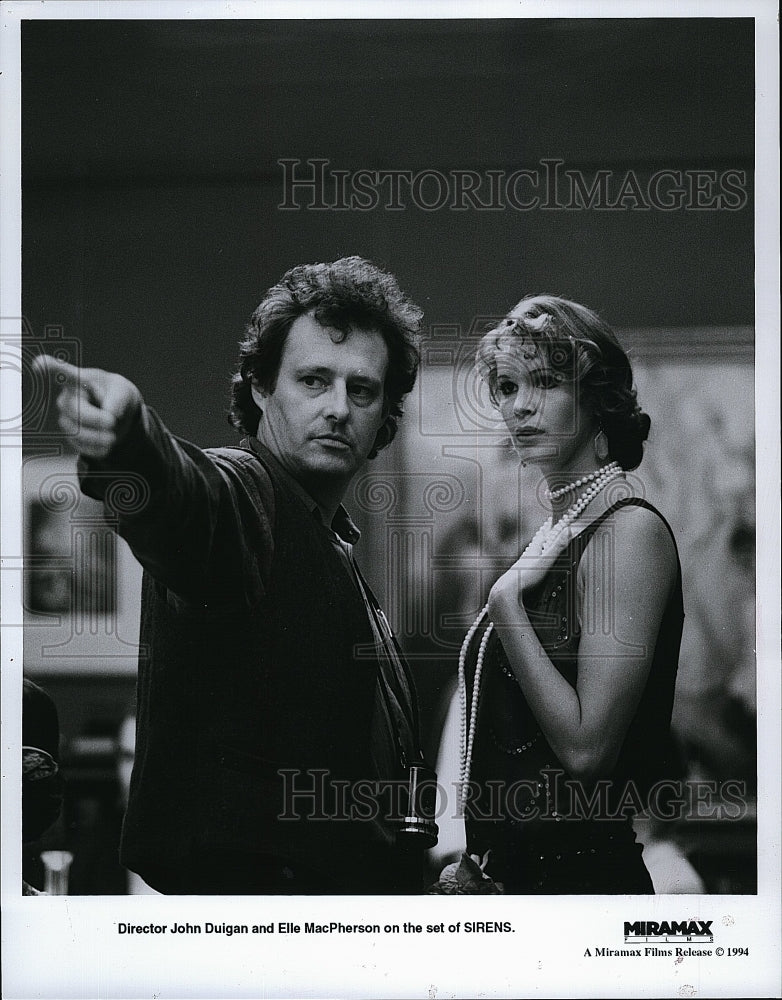 1994 Press Photo John Duigan Director Elle MacPherson Actress On Set Sirens Film- Historic Images