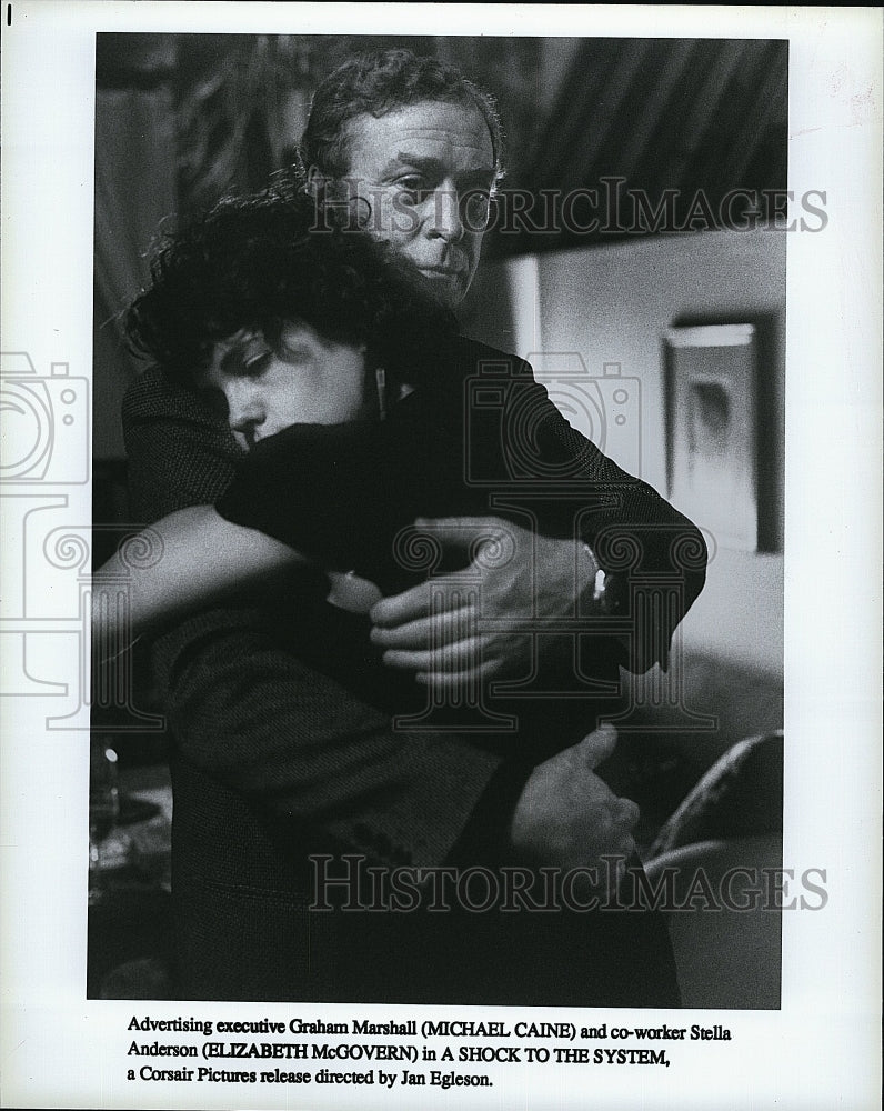 Press Photo Actor Michael Caine &amp; Elizabeth McGovern In &quot;Shock To The System&quot; - Historic Images