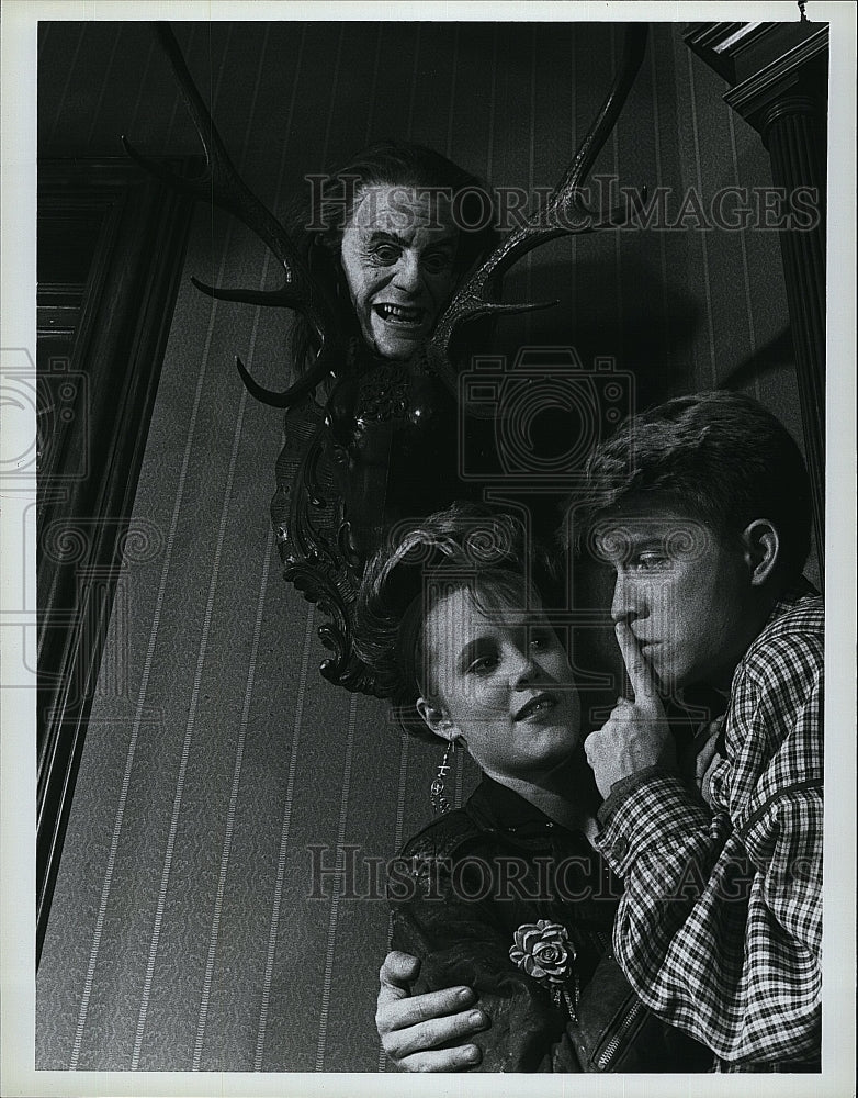 1986 Press Photo Scott Coffey &amp; Mary Stuart Masterson Star In &quot;Amazing Stories&quot;- Historic Images