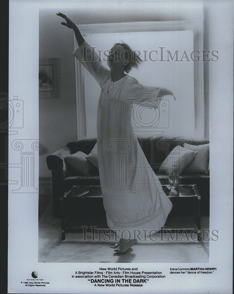 1986 Press Photo Martha Henry Stars In &quot;Dancing In The Dark&quot;- Historic Images