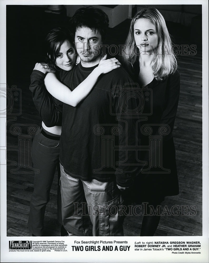 1998 Press Photo Two Girls and a Guy Heather Graham Natasha Gregson Wagner- Historic Images